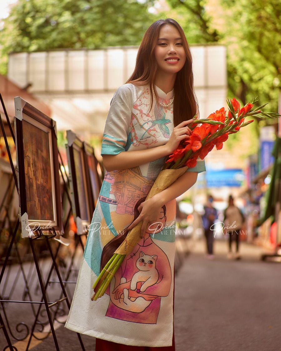 Áo Dài Gấm Nữ Trắng Họa Tiết Hương Xuân