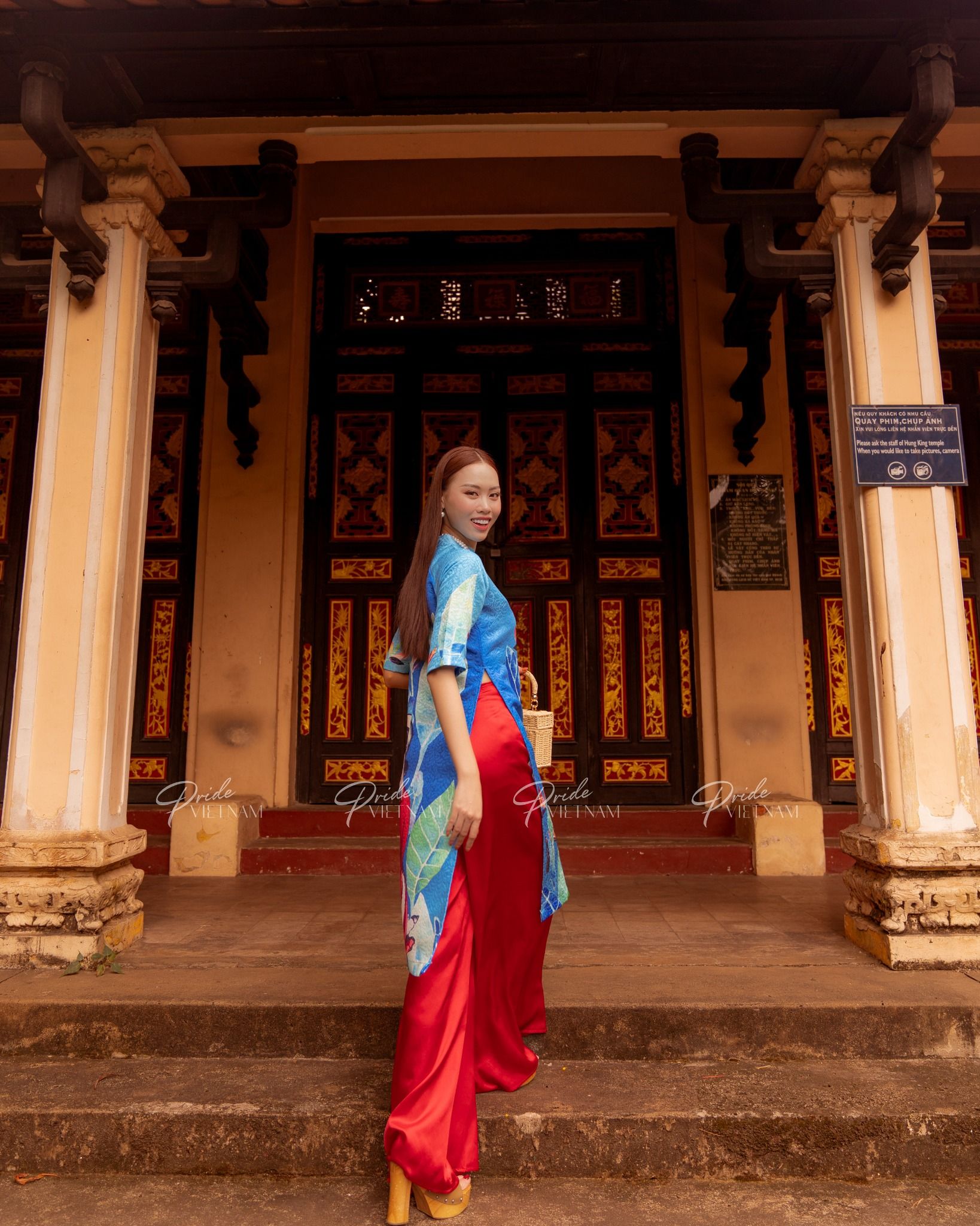 Áo Dài Gấm Xanh Dương Hương Xuân