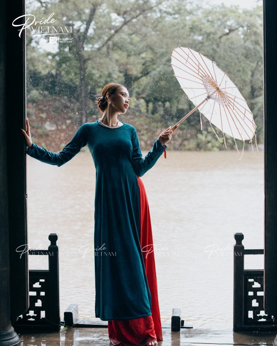 Áo Dài Nữ Nhung Xanh Biển Đậm Pride Việt Nam