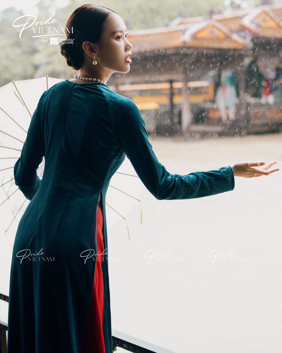 Áo Dài Nữ Nhung Xanh Biển Đậm Pride Việt Nam