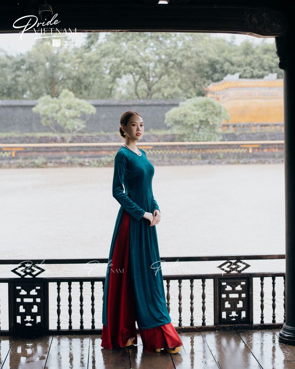 Áo Dài Nữ Nhung Xanh Biển Đậm Pride Việt Nam