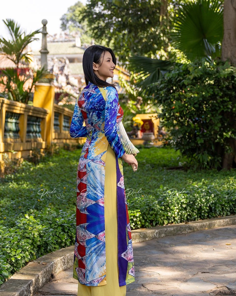 Áo Dài Lụa Xanh Gems Of VietNam