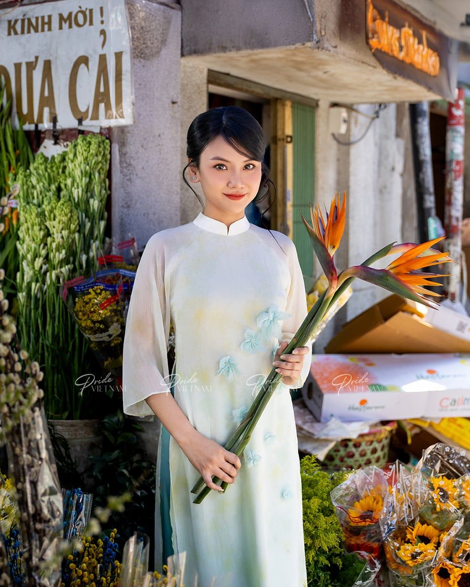 Áo Dài Voan Nữ Trắng Xanh Kết Bông