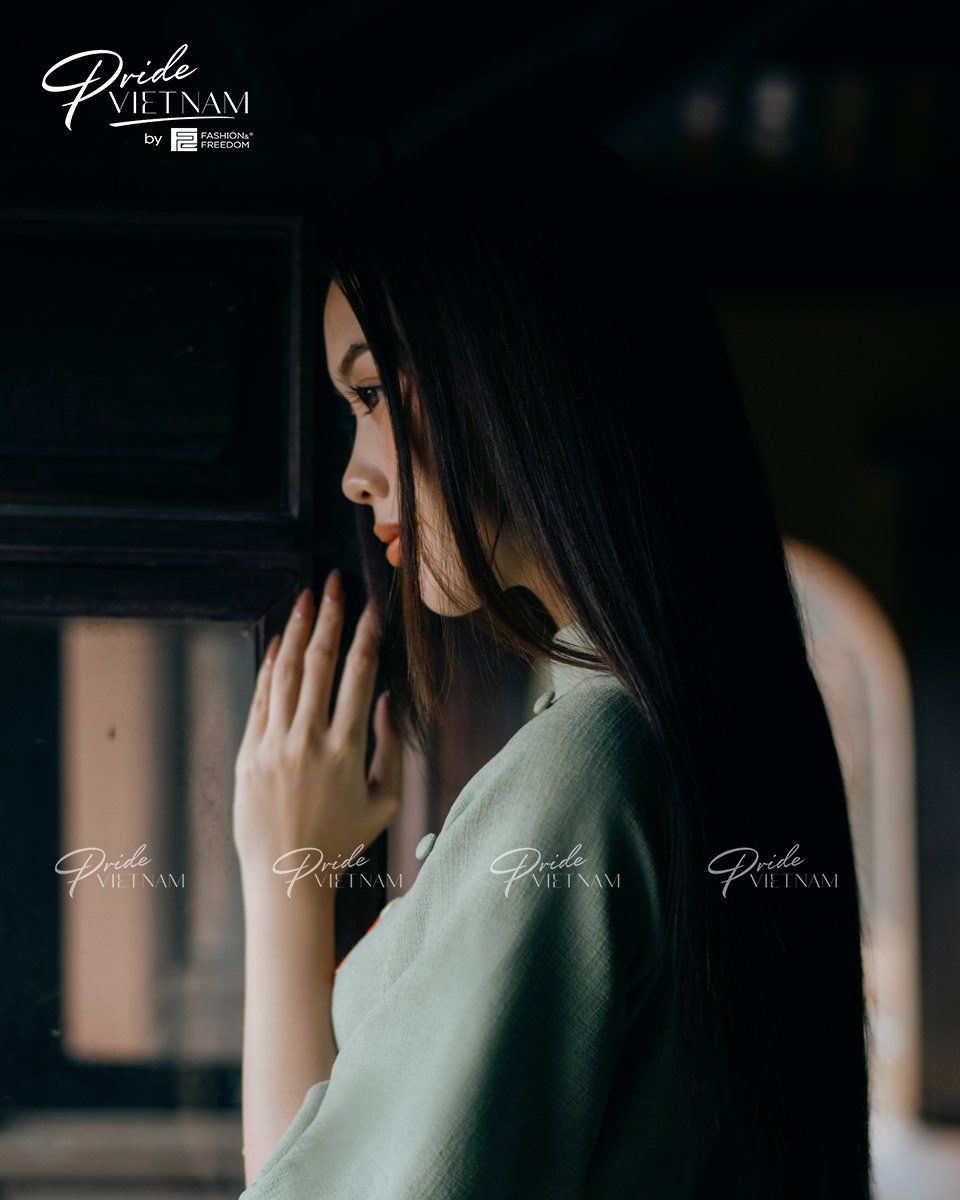 Áo Dài Nữ Linen Xanh Lá Mạ Pride Việt Nam