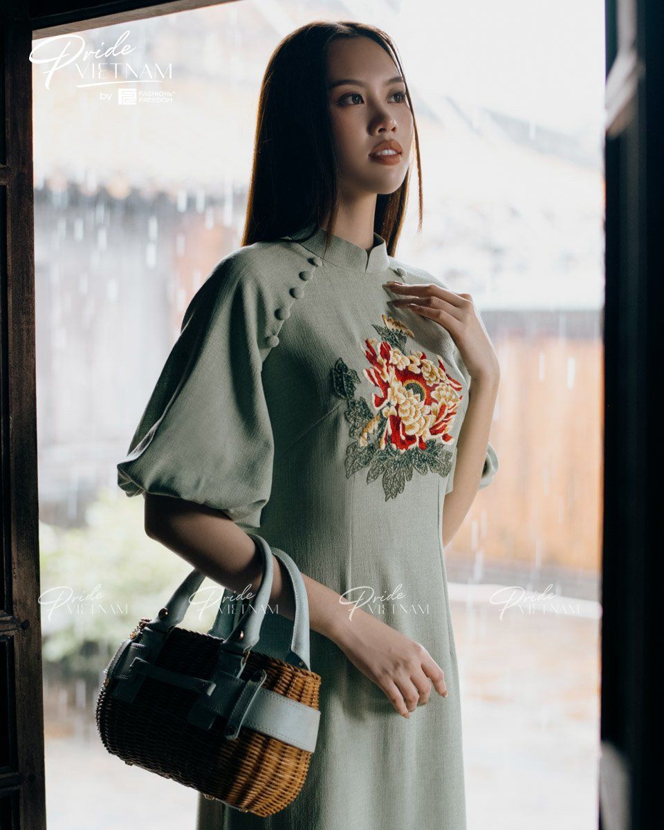 Áo Dài Nữ Linen Xanh Lá Mạ Pride Việt Nam