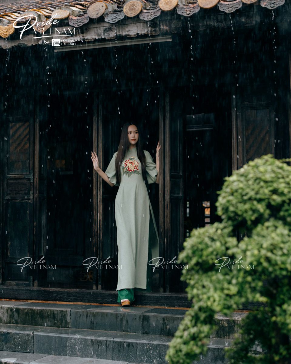 Áo Dài Nữ Linen Xanh Lá Mạ Pride Việt Nam