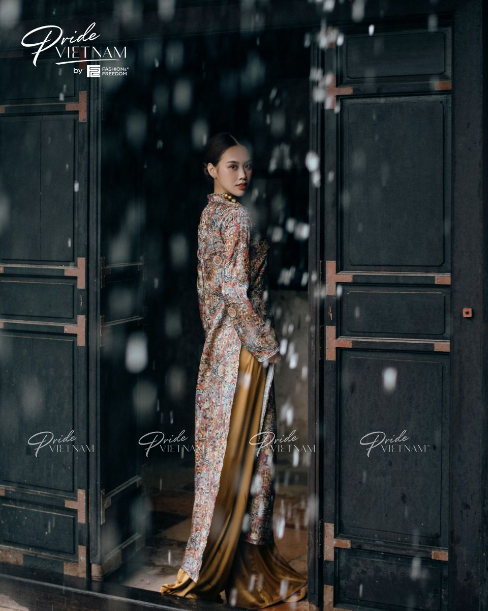 Áo Dài Lụa Đỏ Cam Pride Việt Nam