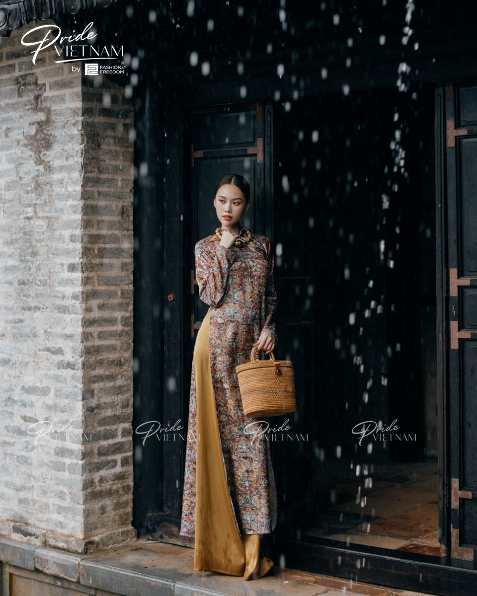 Áo Dài Lụa Đỏ Cam Pride Việt Nam