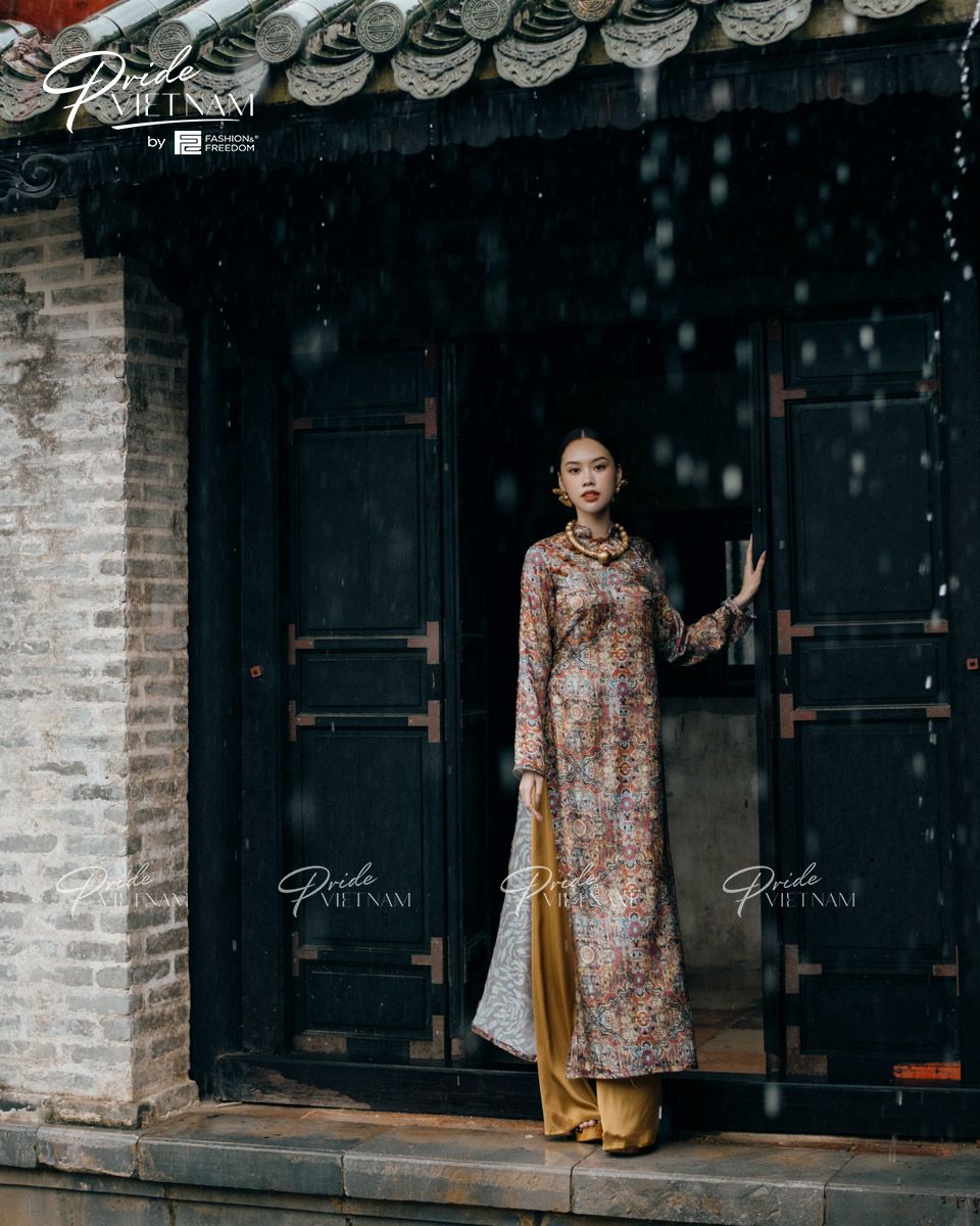 Áo Dài Lụa Đỏ Cam Pride Việt Nam