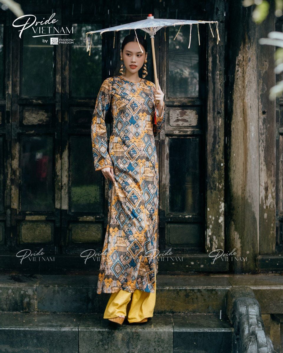 Áo Dài Gấm Vàng Xanh Pride Việt Nam