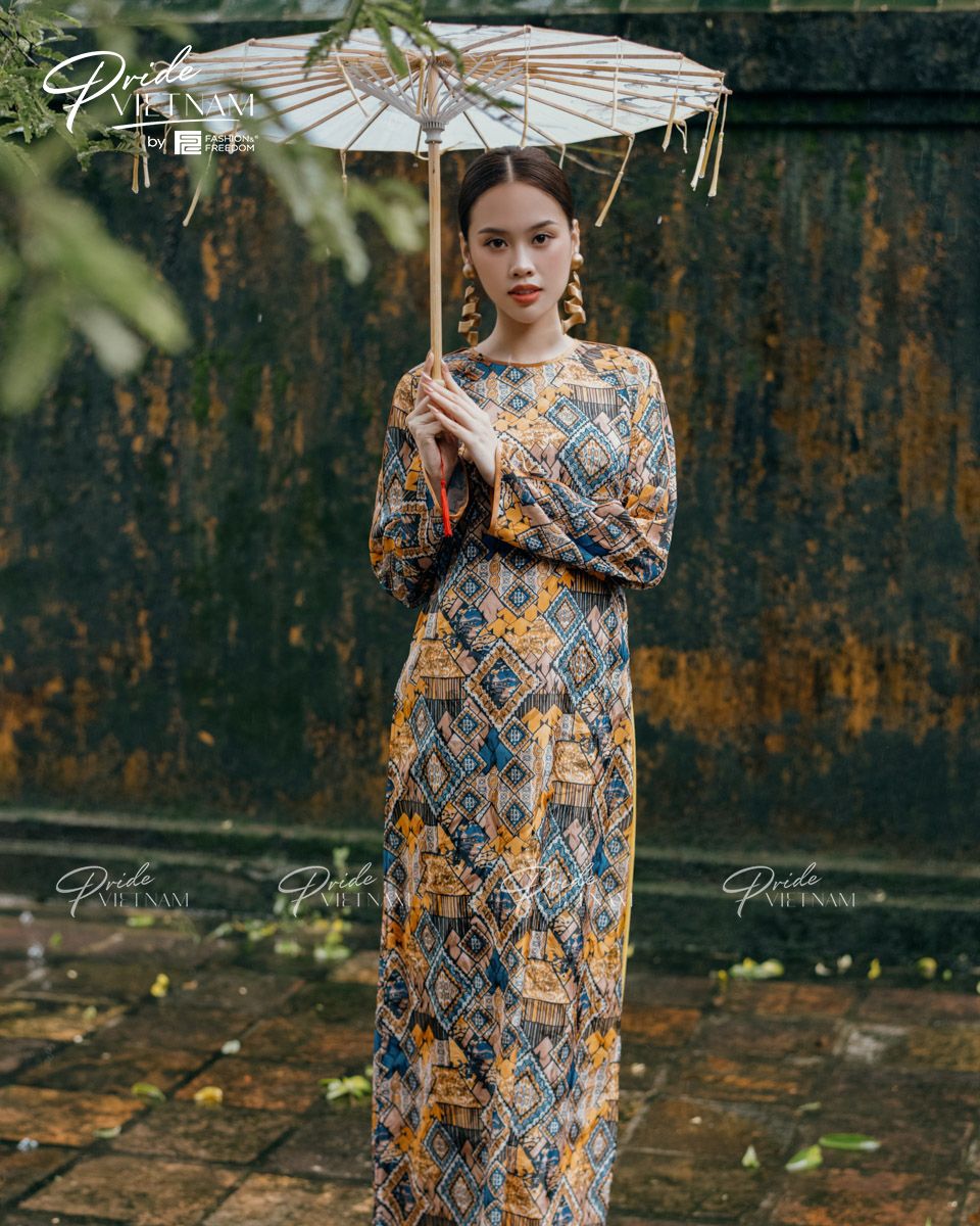 Áo Dài Gấm Vàng Xanh Pride Việt Nam