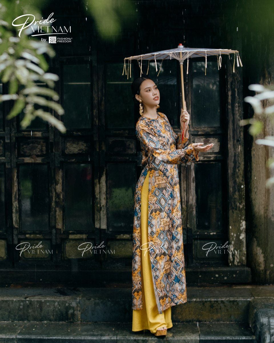 Áo Dài Gấm Vàng Xanh Pride Việt Nam
