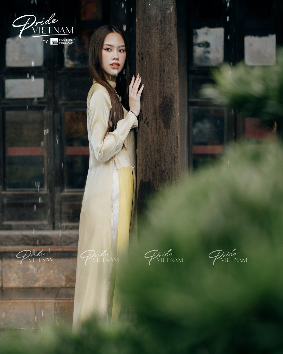 Áo Dài Nữ Tơ Organza Vàng Nhạt Pride Việt Nam