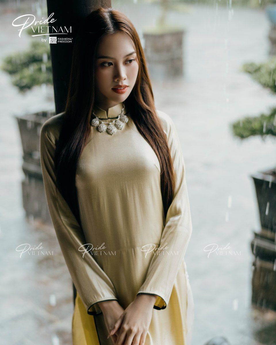 Áo Dài Nữ Tơ Organza Vàng Nhạt Pride Việt Nam