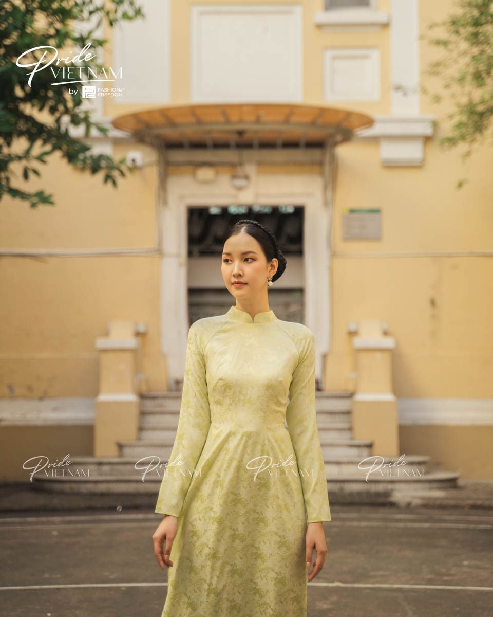 Áo Dài Lụa Vàng Pride Viêt Nam