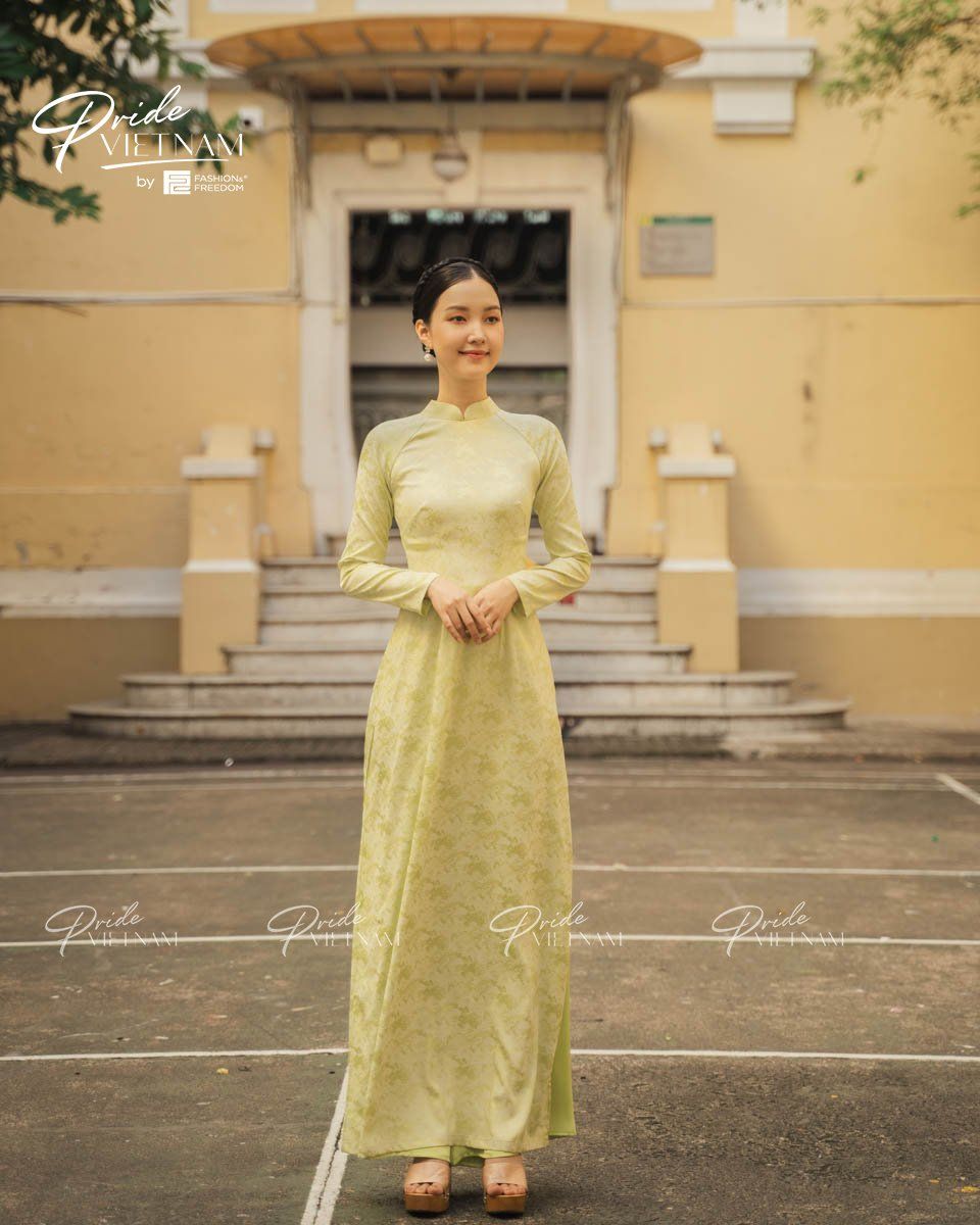 Áo Dài Lụa Vàng Pride Viêt Nam