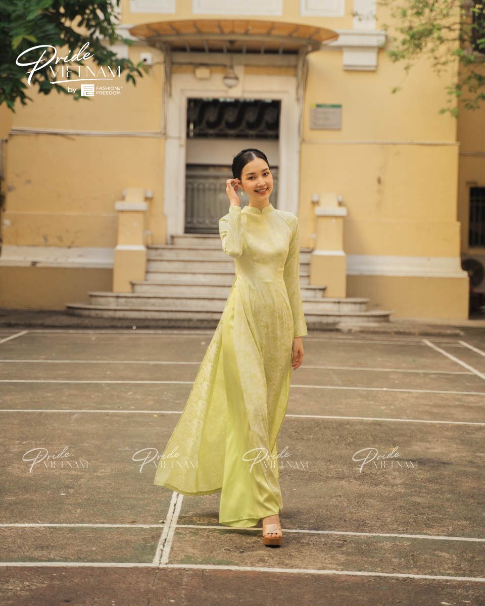 Áo Dài Lụa Vàng Pride Viêt Nam