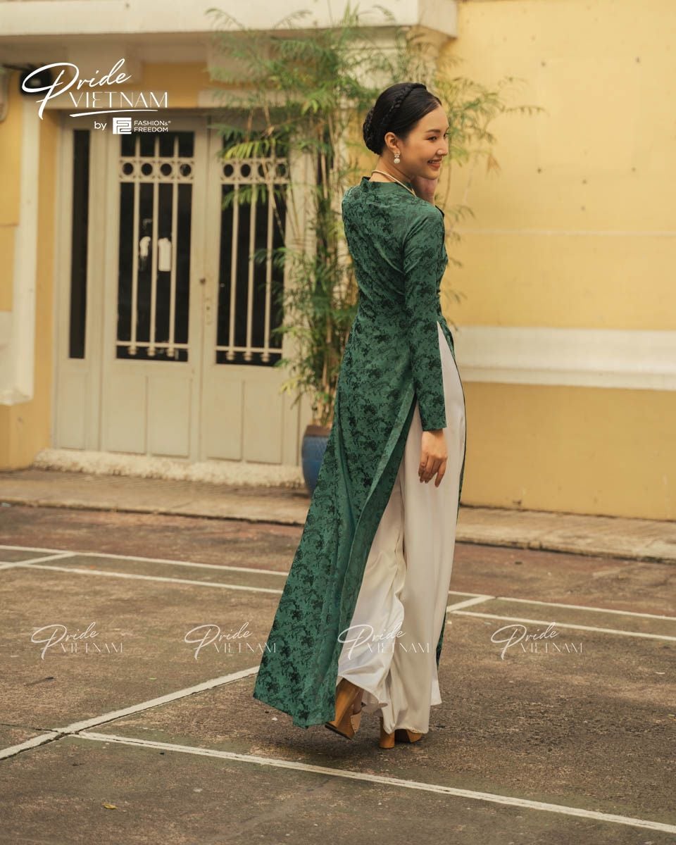 Áo Dài Lụa Xanh Lá Pride Việt Nam