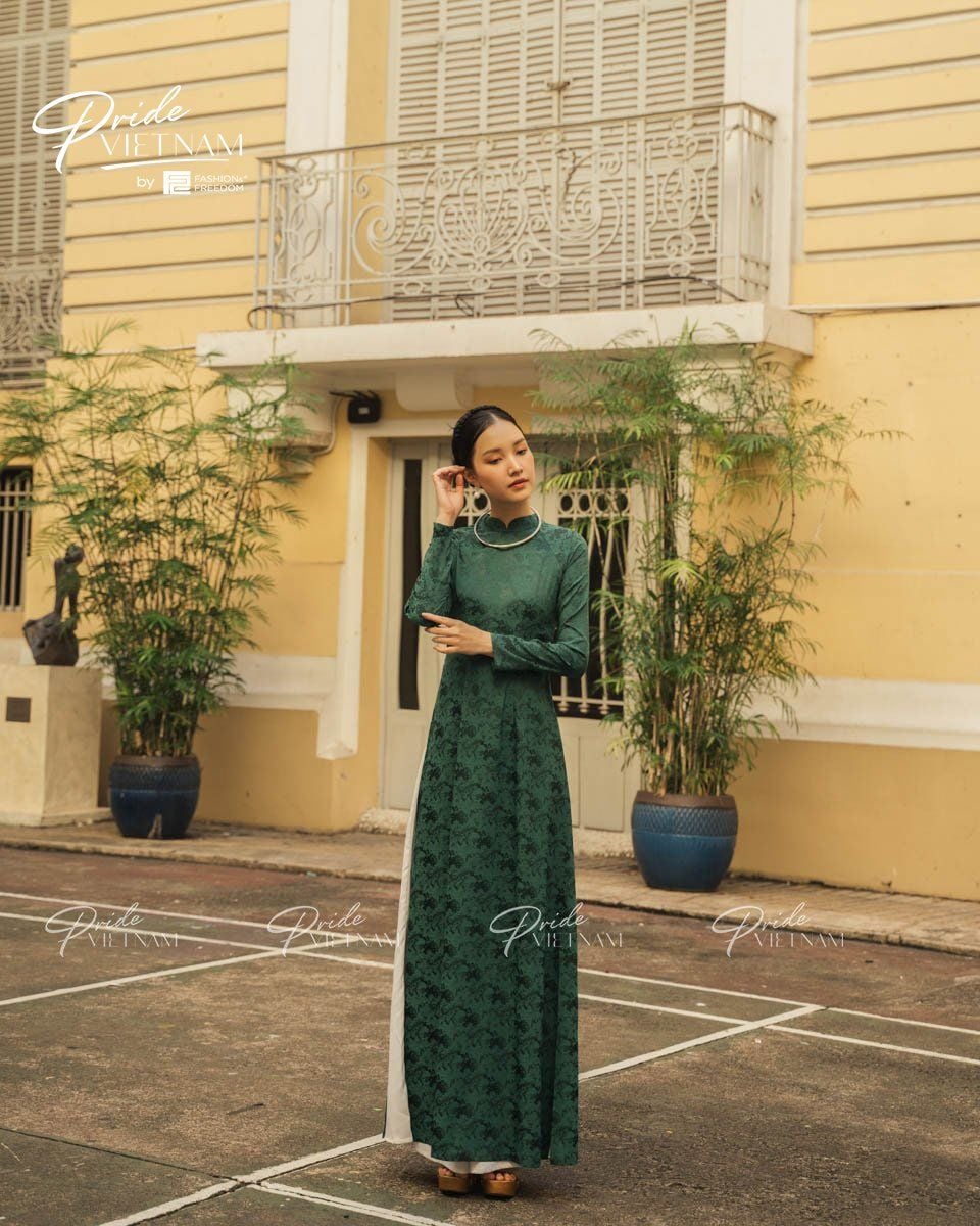 Áo Dài Lụa Xanh Lá Pride Việt Nam