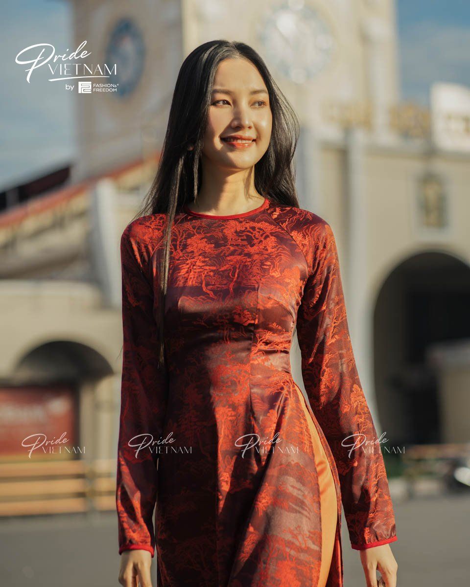 Áo Dài Lụa Đỏ Pride Việt Nam