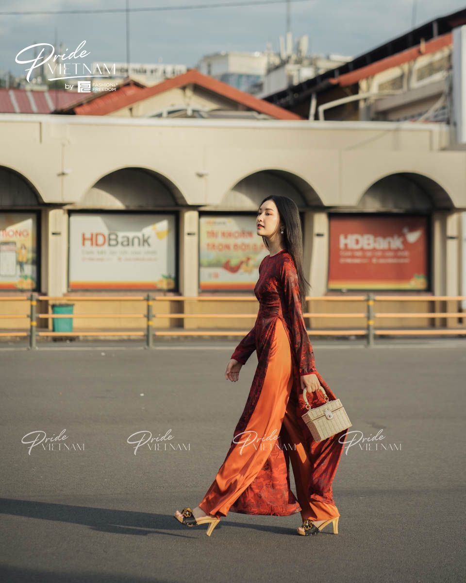 Áo Dài Lụa Đỏ Pride Việt Nam