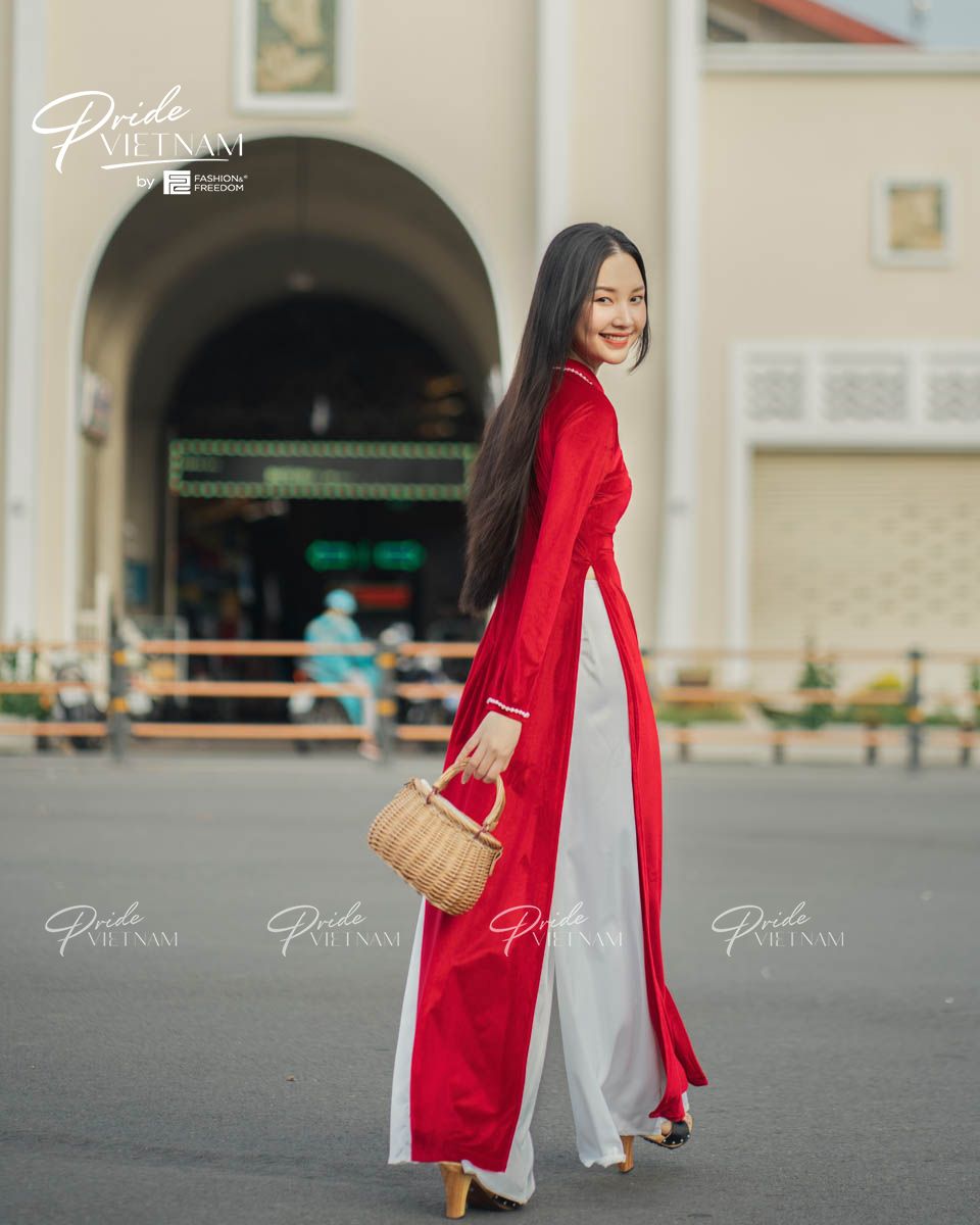 Áo Dài Nữ Nhung Đỏ Đính Đá Pride Việt Nam