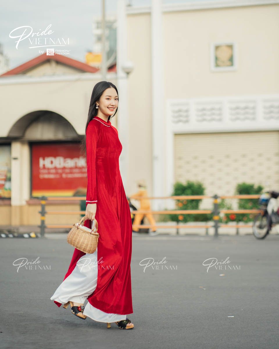 Áo Dài Nữ Nhung Đỏ Đính Đá Pride Việt Nam