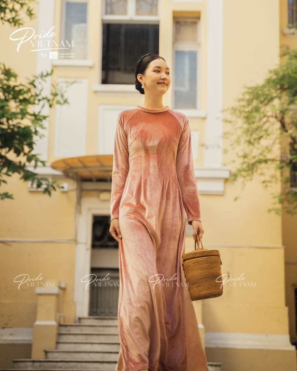 Áo Dài Nữ Nhung Hồng San Hô Pride Việt Nam