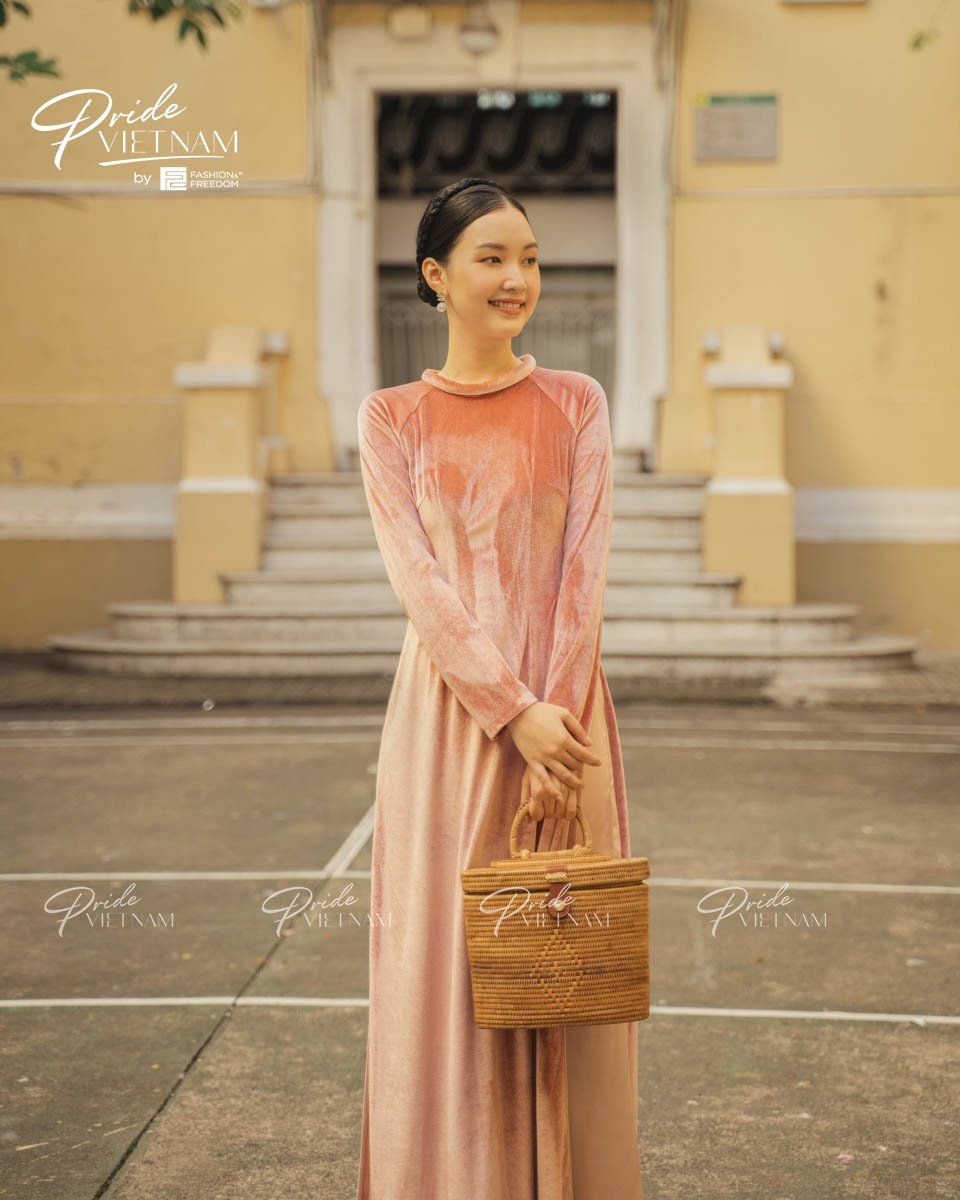 Áo Dài Nữ Nhung Hồng San Hô Pride Việt Nam