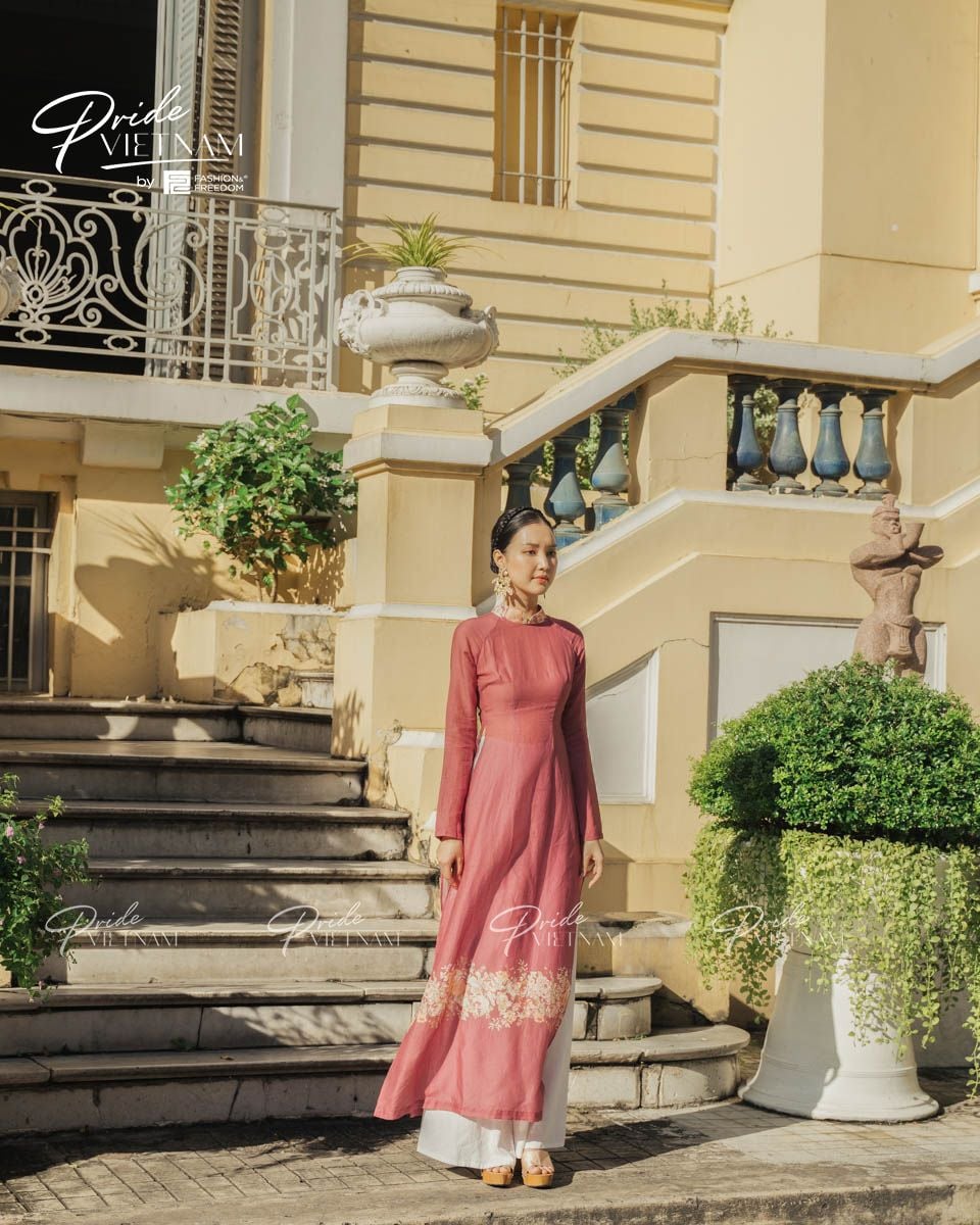 Áo Dài Nữ Linen Tơ Hồng Pride Việt Nam