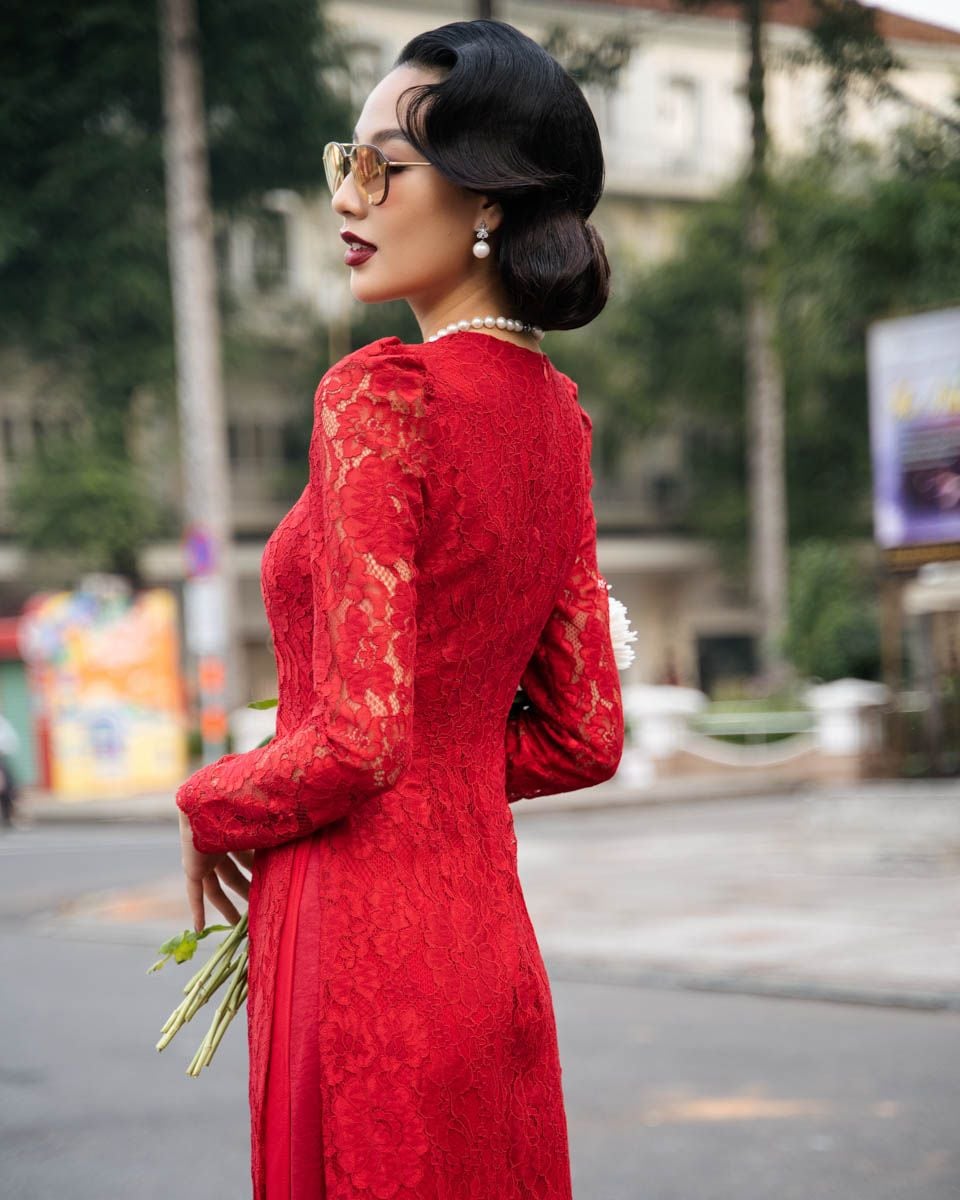 Áo Dài Ren Đỏ Pride Việt Nam