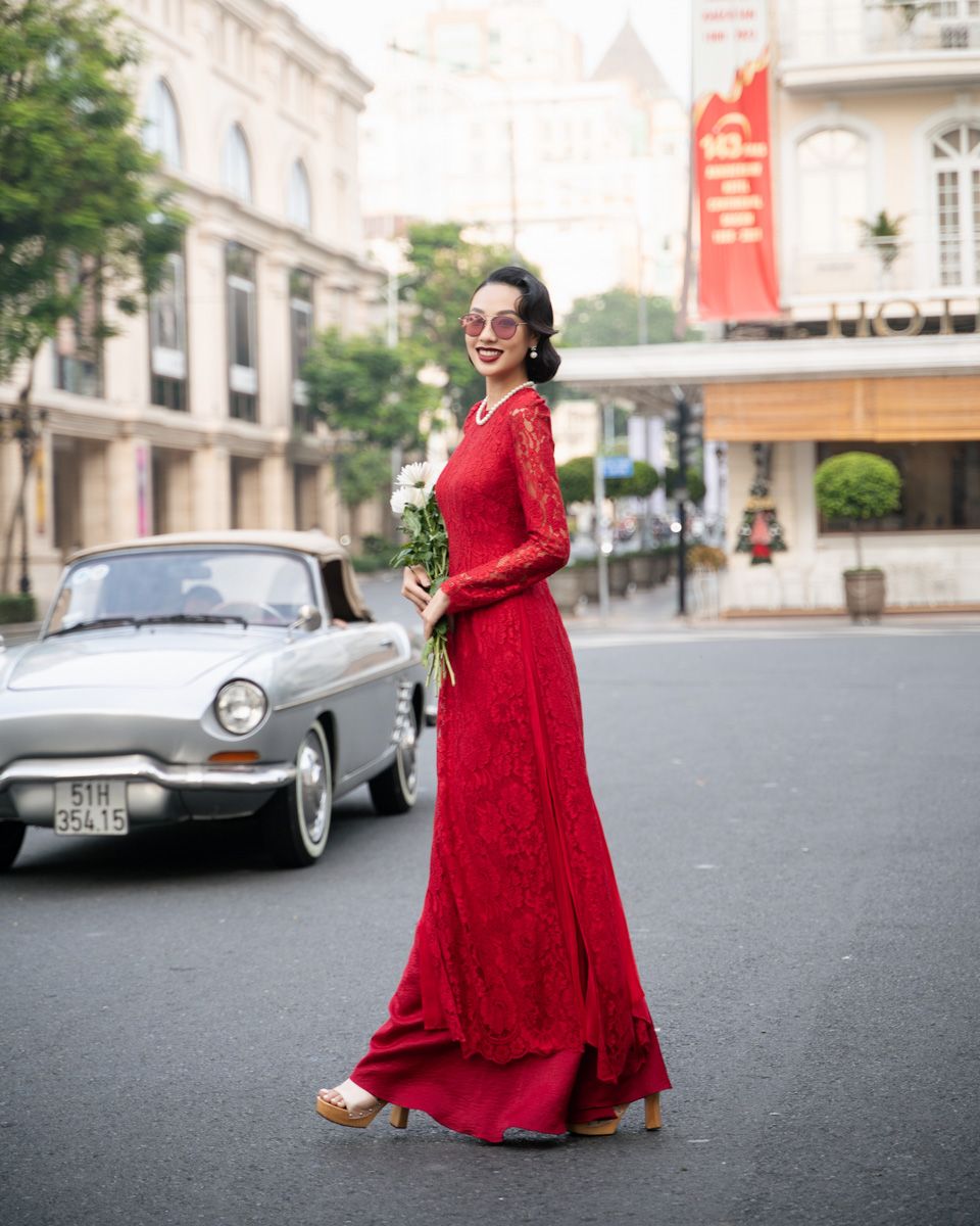 Áo Dài Ren Đỏ Pride Việt Nam