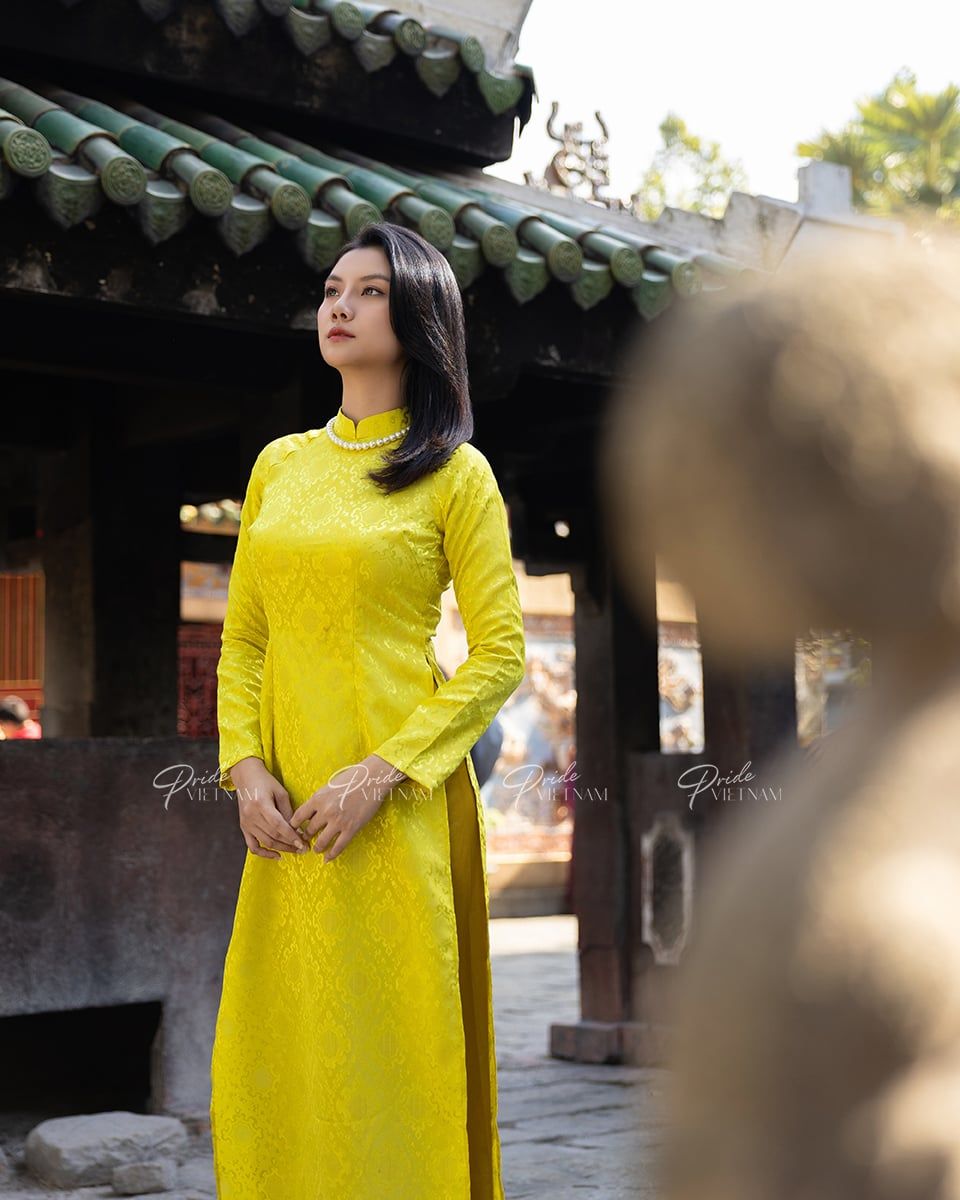Áo Dài Gấm Vàng