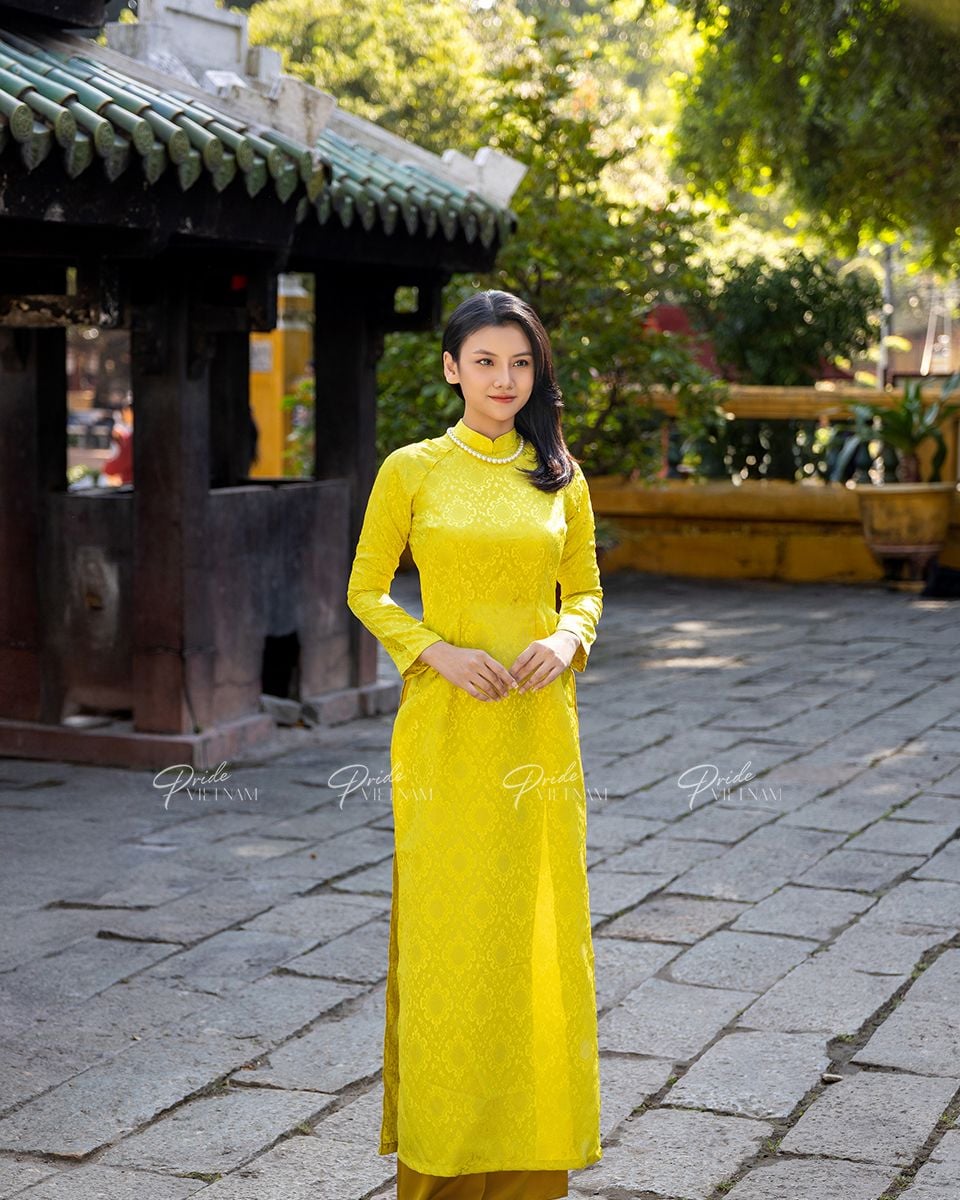 Áo Dài Gấm Vàng
