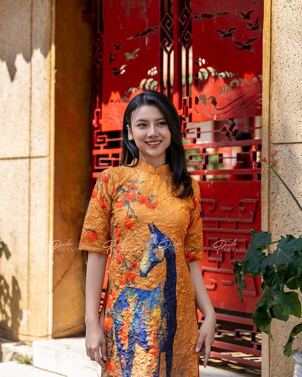Áo Dài Gấm Nữ Cam Trái Hồng