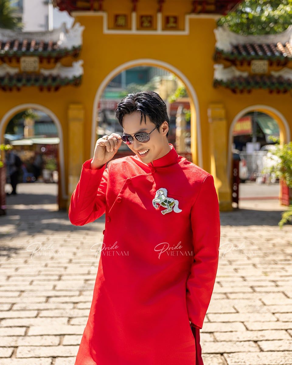 Áo Dài Nam Gấm Đỏ