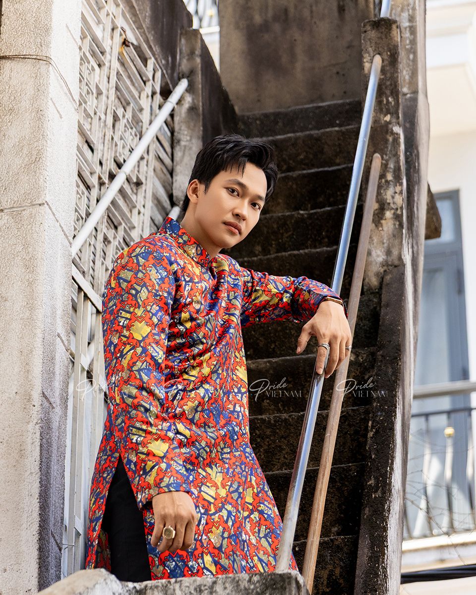 Áo Dài Gấm Nam Nhiều Màu