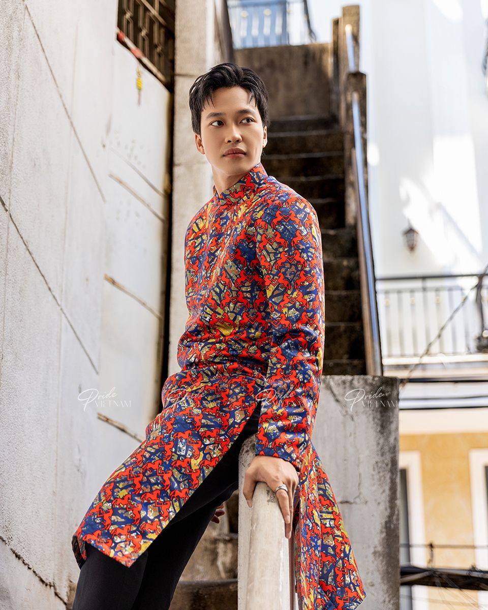 Áo Dài Gấm Nam Nhiều Màu