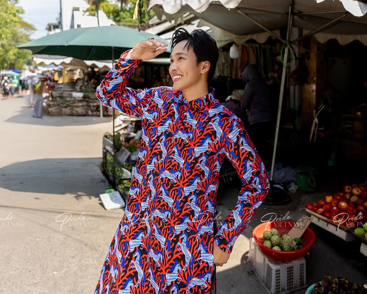 Áo Dài Gấm Nam Xanh Đỏ