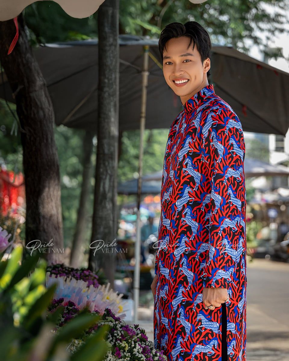 Áo Dài Gấm Nam Xanh Đỏ