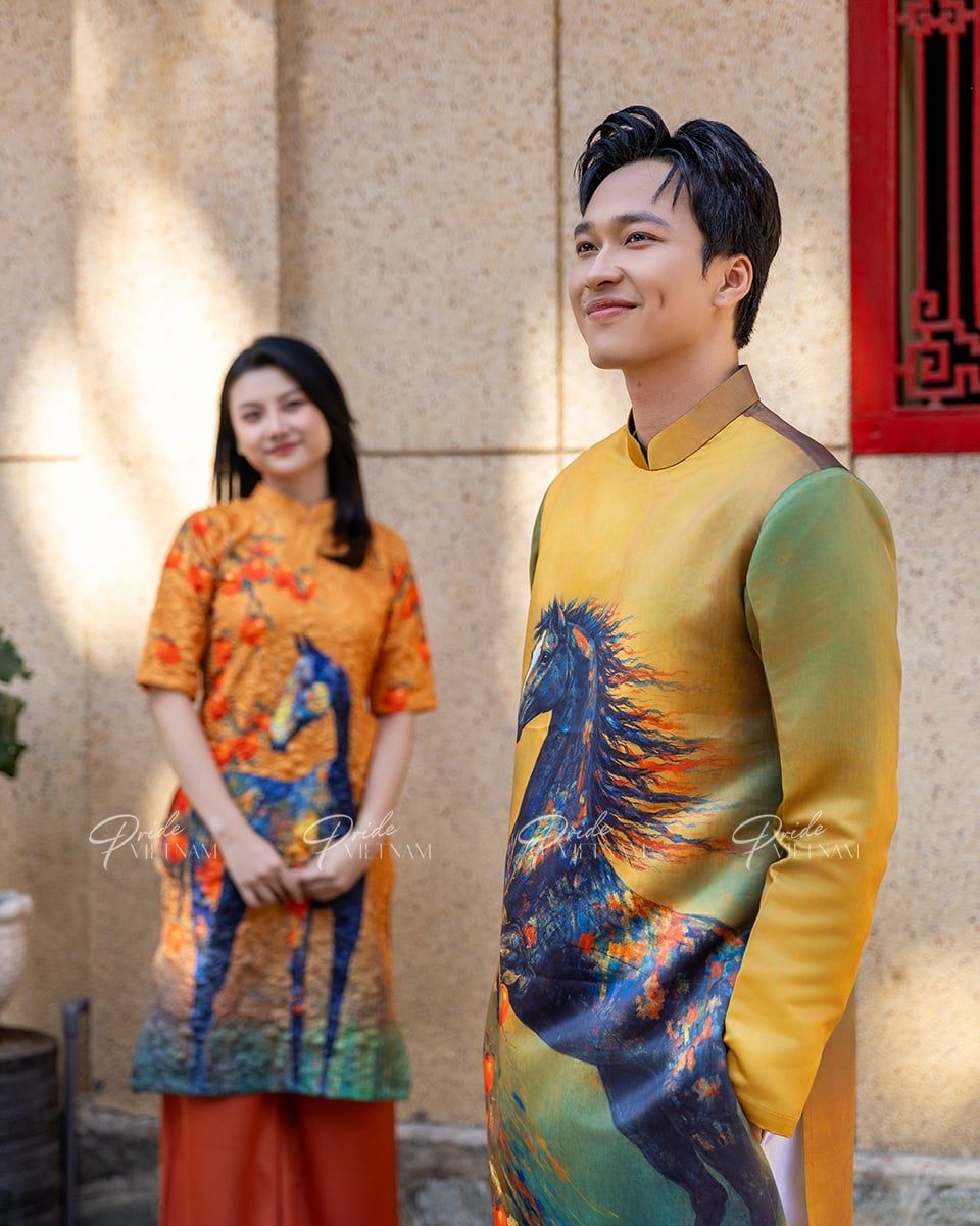 Áo Dài Nam Gấm Vàng Họa Tiết