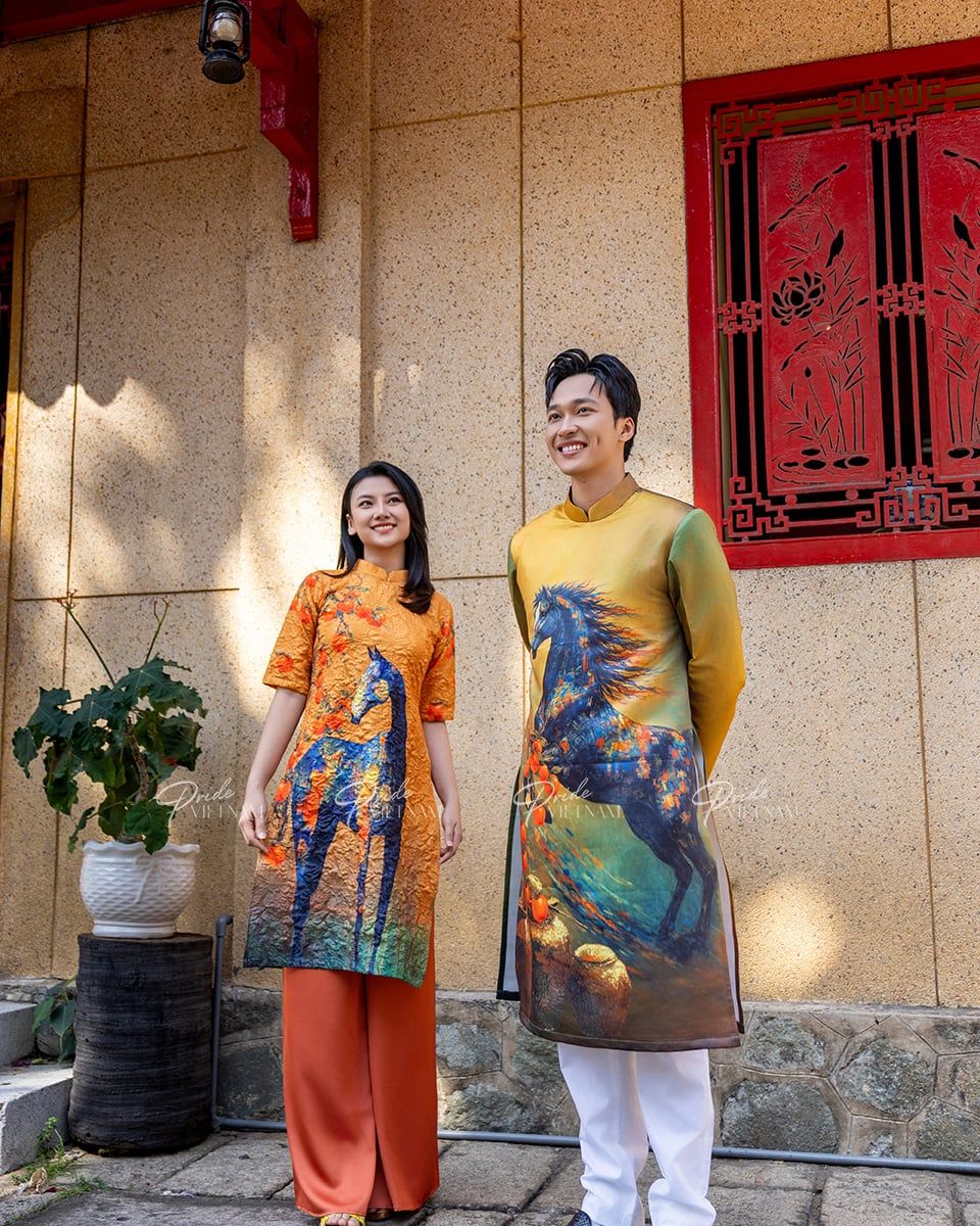 Áo Dài Nam Gấm Vàng Họa Tiết