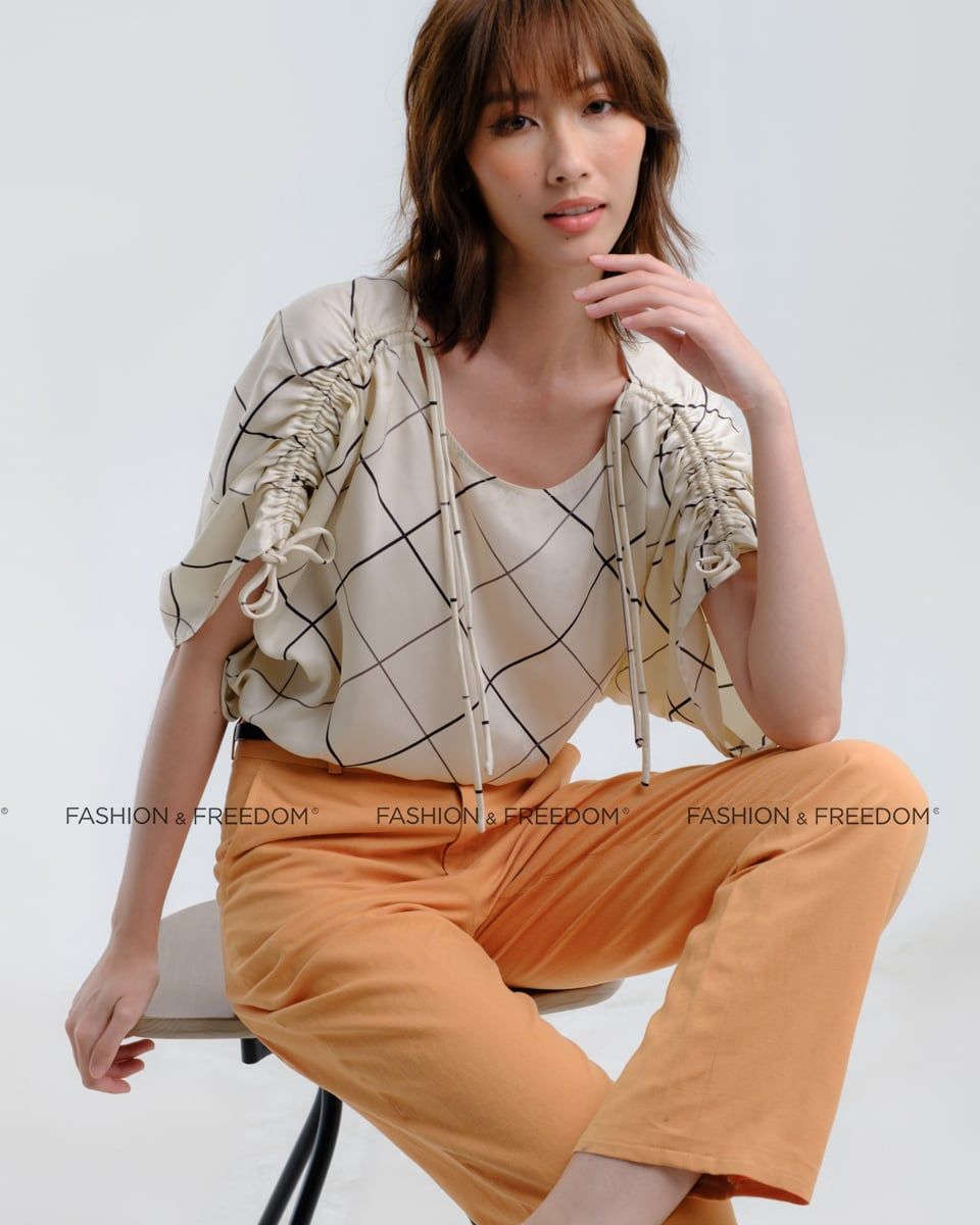 Áo Kiểu Lụa Kem  Hương Mùa Hè