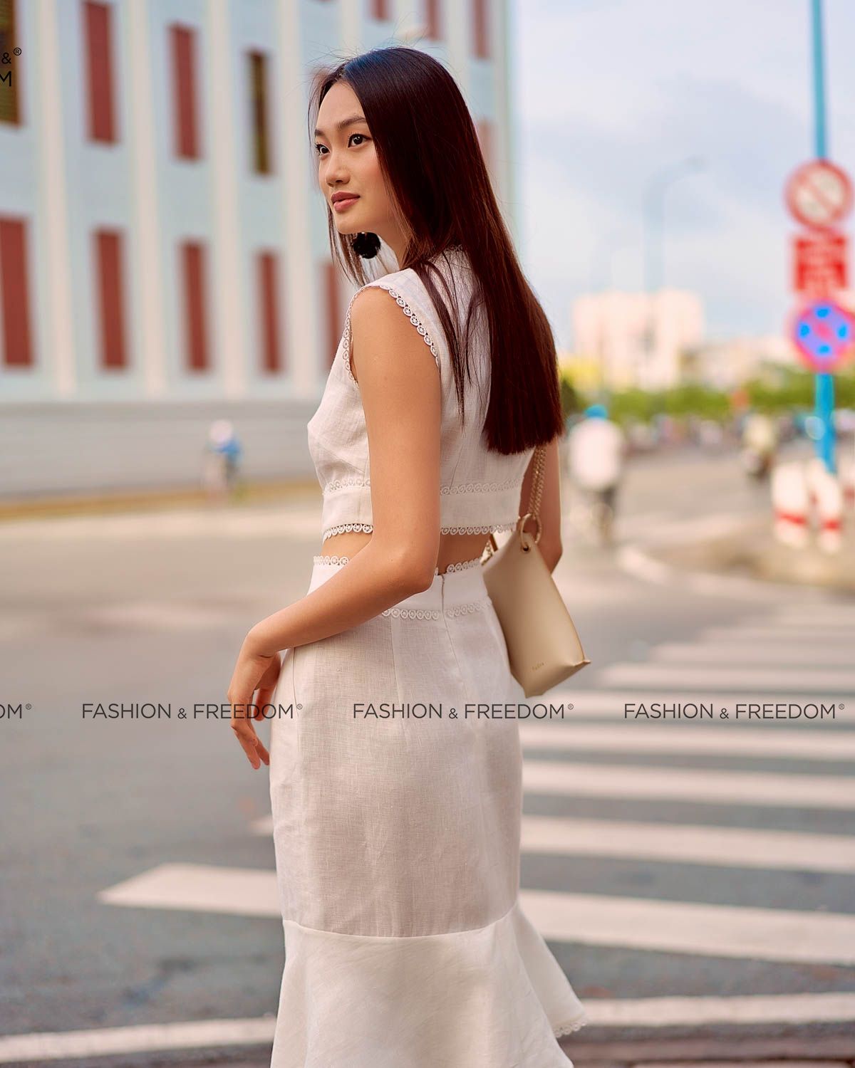 Áo Kiểu Linen Trắng Summer Muse