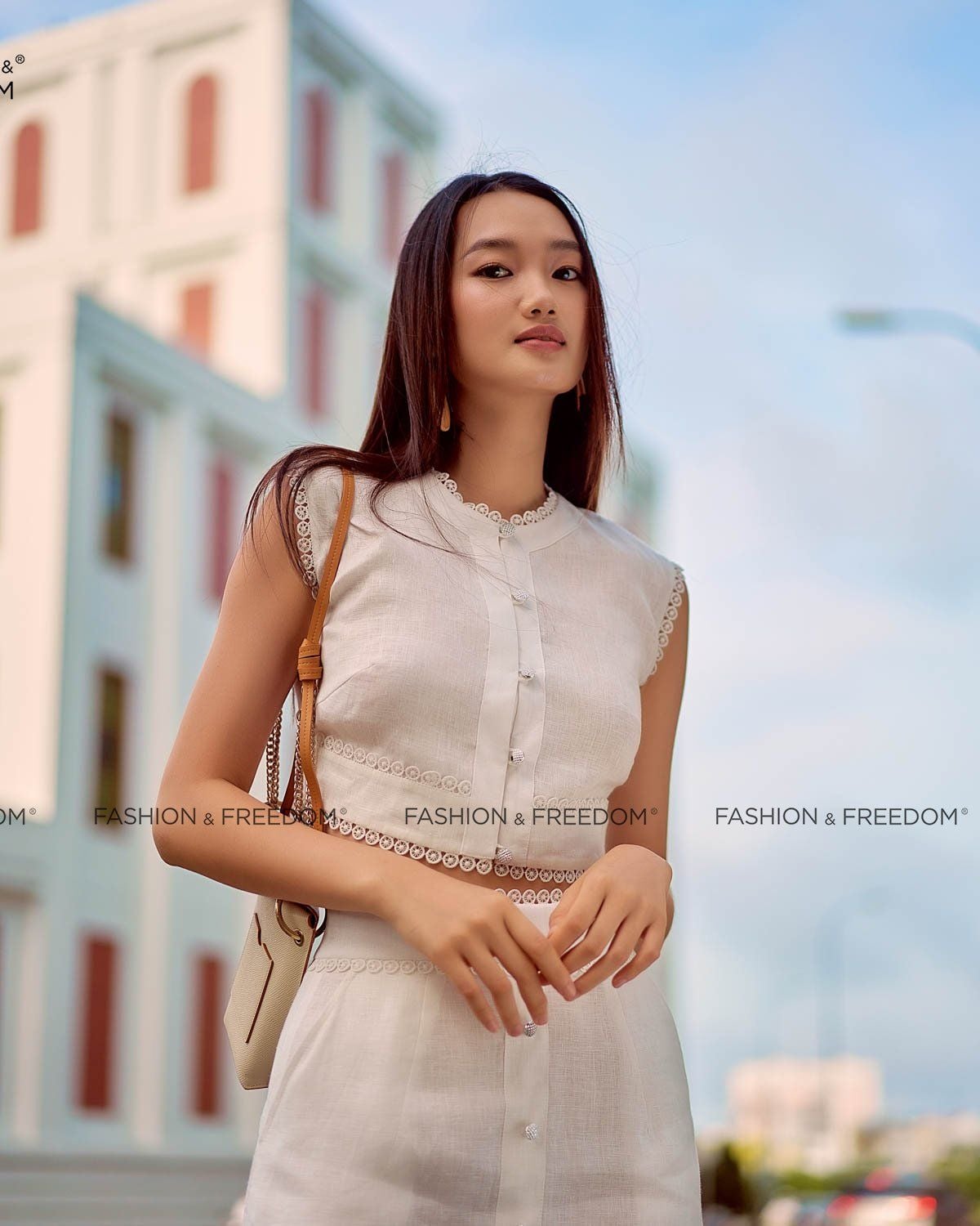 Áo Kiểu Linen Trắng Summer Muse