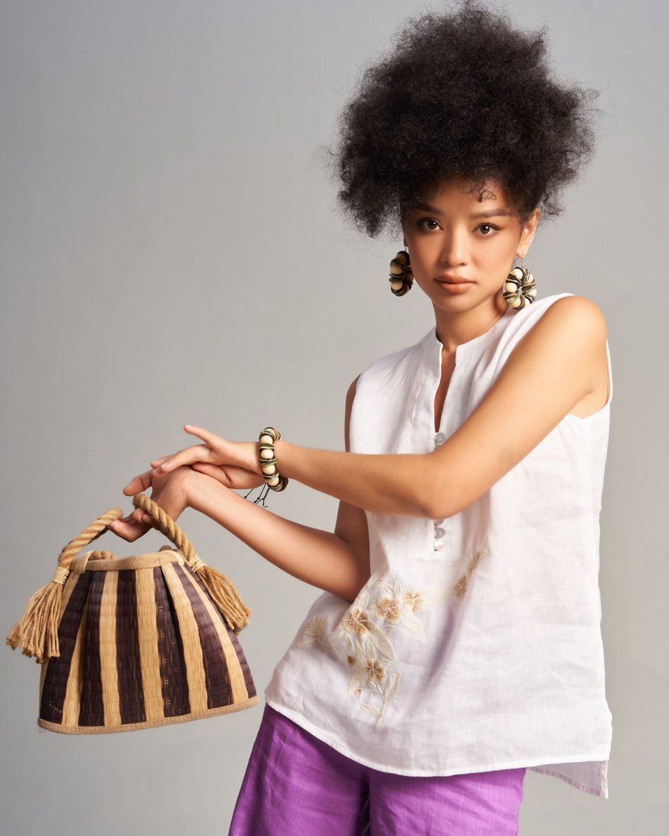 Áo Kiểu Linen Trắng Sắc Màu Tự Do