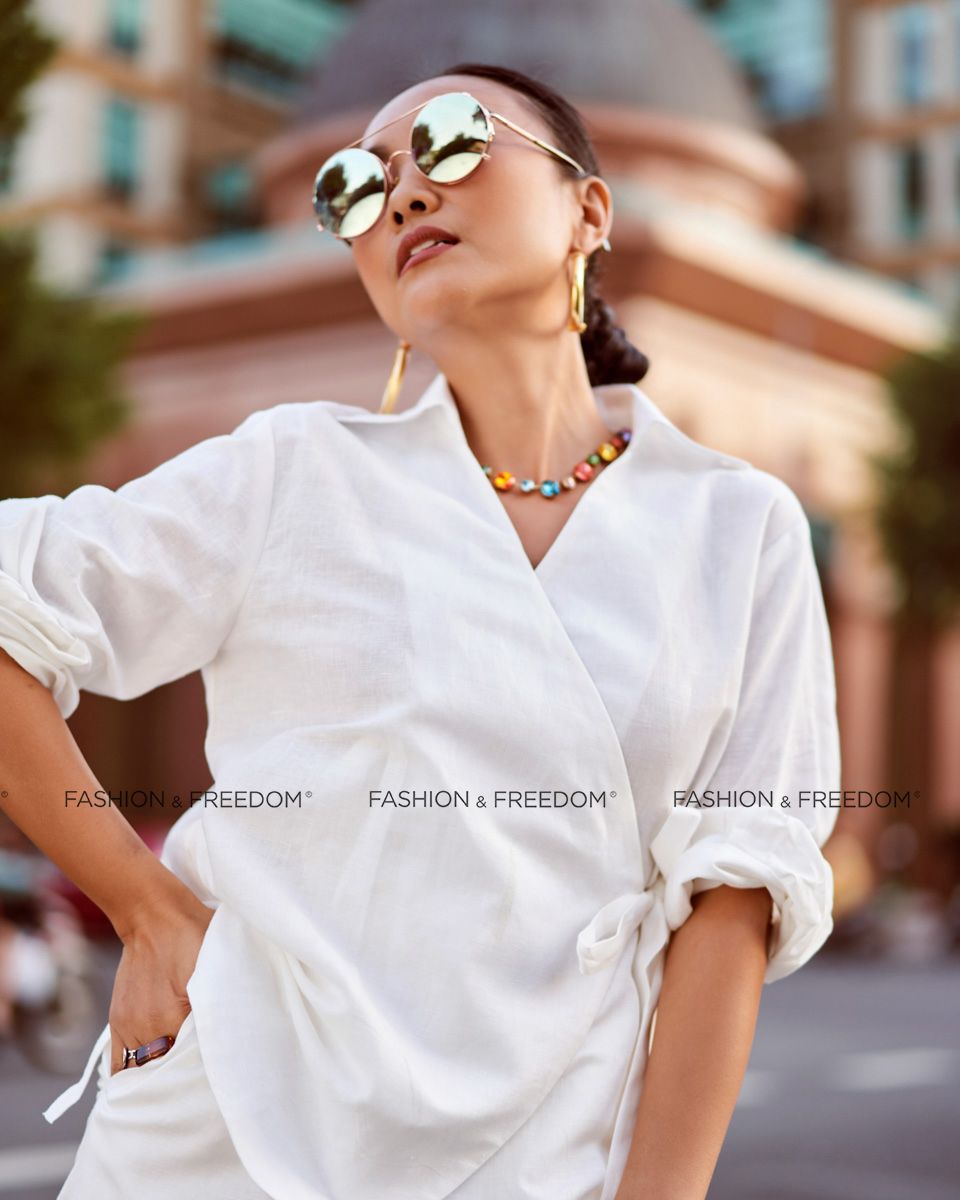 Áo Kiểu Linen Trắng  Chocolate Fall In Love