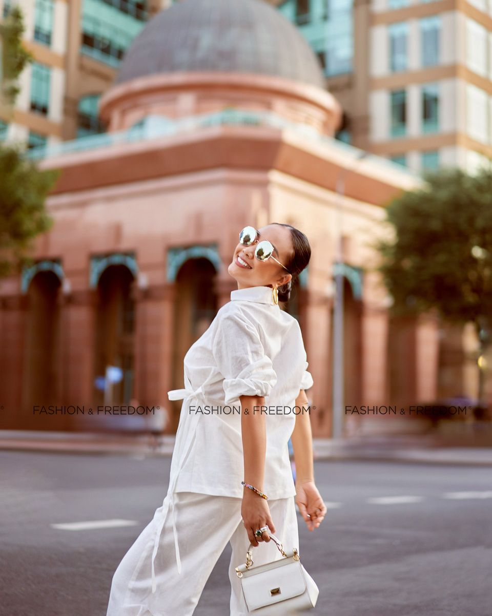 Áo Kiểu Linen Trắng  Chocolate Fall In Love