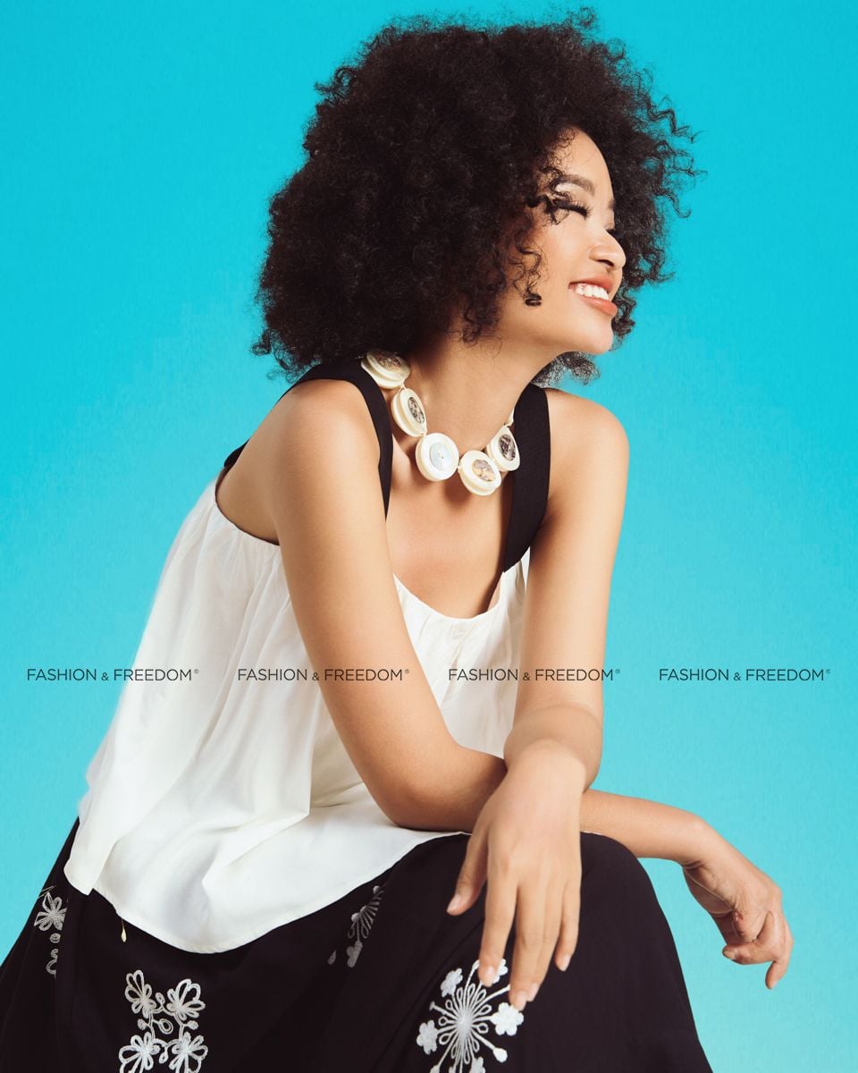 Áo Kiểu Nữ Kem 2 Dây Đen Sắc Màu Tự Do