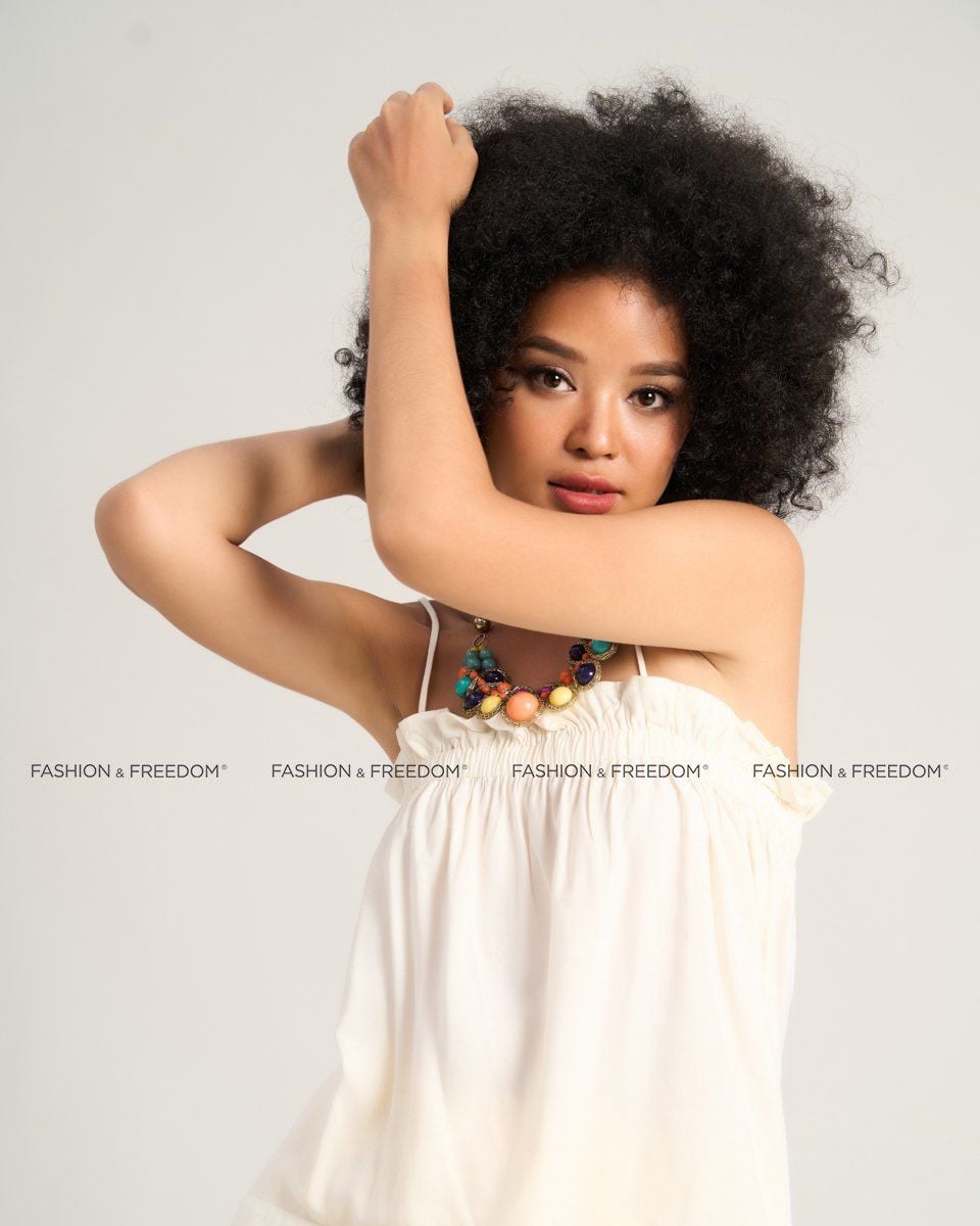 Áo Kiểu Nữ Kem Croptop 2 Dây Sắc Màu Tự Do